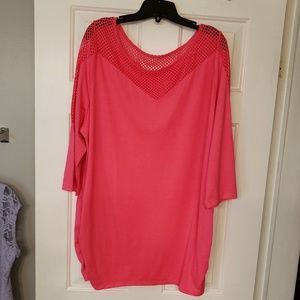 NWOT LIVI top size 22/24